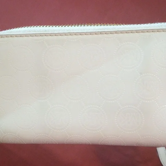 Michael Kors White Mk Logo Zipper Wallet Clutch with Gold Accents - Picture 9 of 12